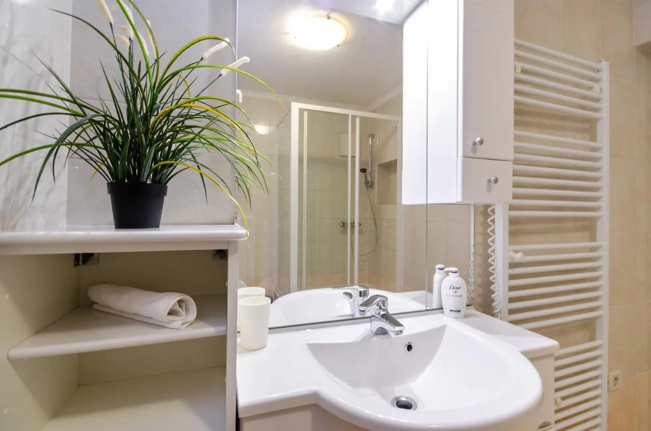Seaside Guesthouse By Jr City Apartments Jadranovo Aparthotel