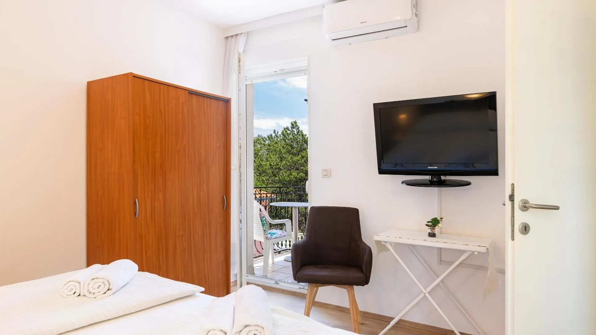 Aparthotel Seaside Guesthouse By Jr City Apartments Jadranovo